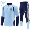 Barn Ajax Trainings Sweatshirt Quarter-Zip 2026-27 Blå Barn Ajax Trainings Sweatshirt Quarter-Zip 2026-27 Blå