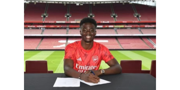 Arsenal förlänger Sakas kontrakt till 2027! Lönerna stiger till 15 miljoner pund