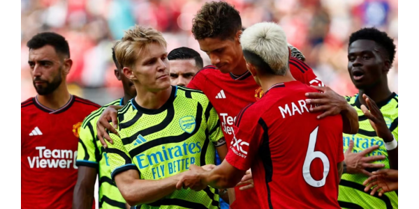 Arsenal förlorade med 0-2 mot Manchester United, det nya systemet måste långsamt anpassas Arsenal förlorade med 0-2 mot Manchester United, det nya systemet måste långsamt anpassas