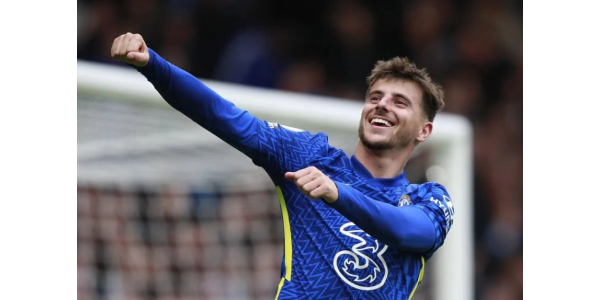 Chelseas mittfältare Mason Mount blir Manchester Uniteds första sommarvärvning