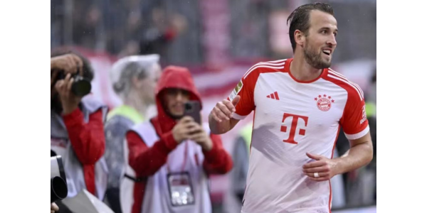Kane gjorde två mål, Bayern vann två raka segrar under den nya säsongen