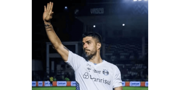 Suarez gjorde ett hattrick på 19 minuter för att hjälpa laget att vända segern
