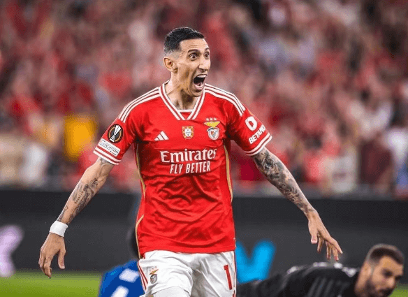 Di Marias hattrick leder Benfica till en 7-0-seger