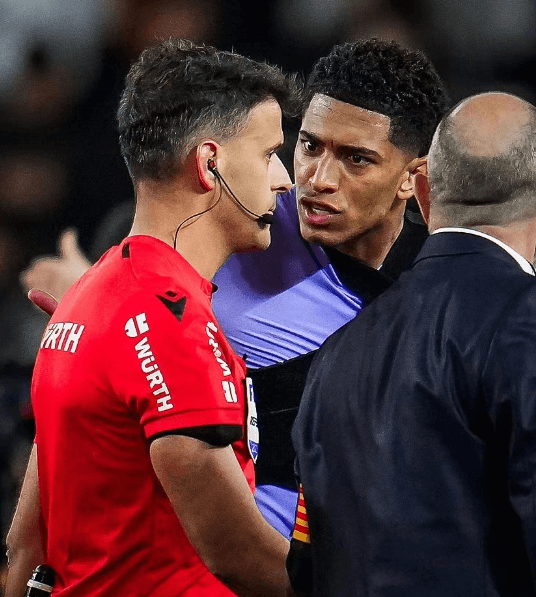 Kontroversiell straff gör att Real Madrid missar segern