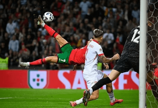 Ronaldo kvitterade Messis målsiffra, den legendariska duellen är inte över än!