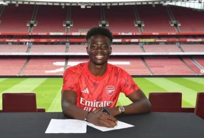 Arsenal förlänger Sakas kontrakt till 2027! Lönerna stiger till 15 miljoner pund