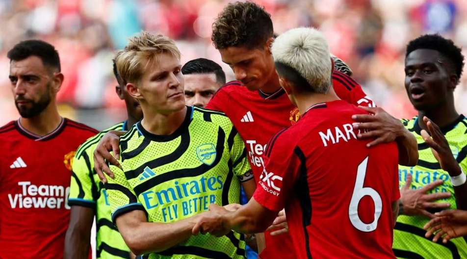 Arsenal förlorade med 0-2 mot Manchester United, det nya systemet måste långsamt anpassas