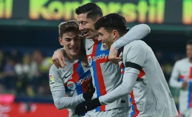 Barcelona leder La Liga med 11 poäng