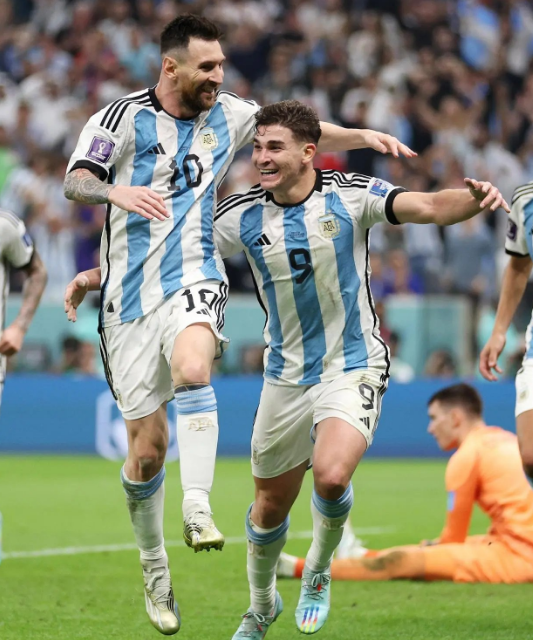 Messi gör 800 mål i karriären