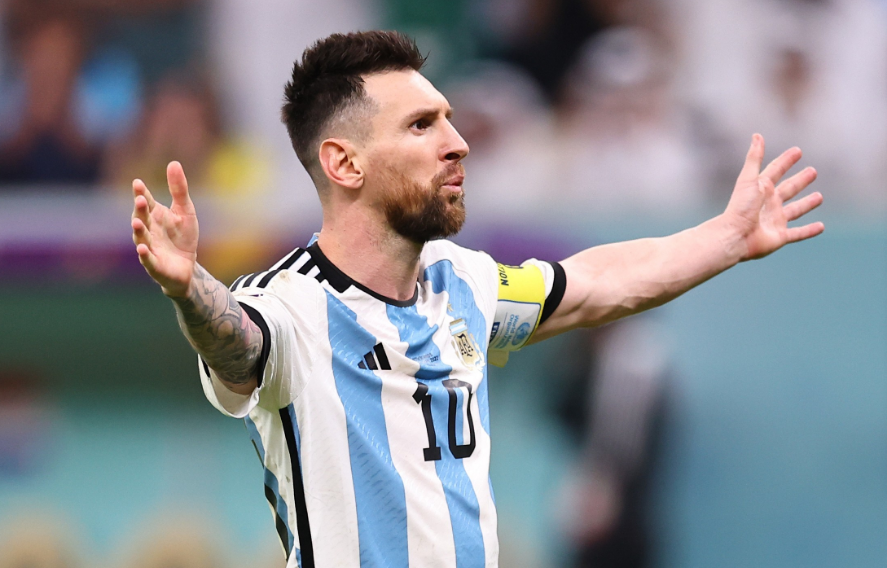 Messi inleder slutskedet av världscupen