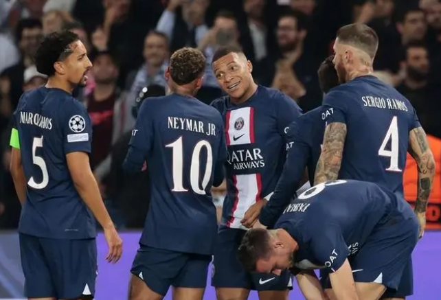 Paris har färre bortamål i gruppspelet och tappade förstaplatsen i Champions League-gruppen